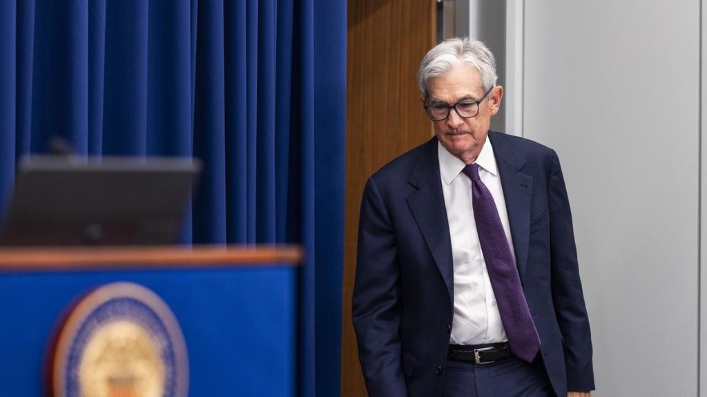 Fed minutes show more members open to a rate hike