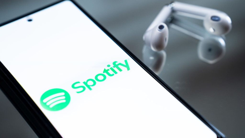 Spotify soars 13% after announcing AI music deal with UMG, guidance