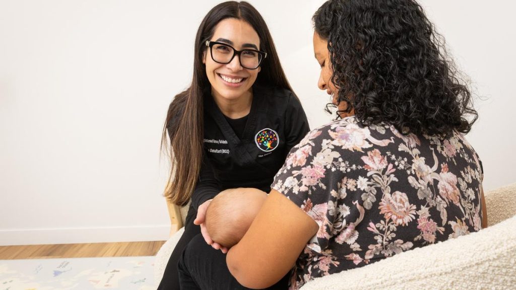 Calls for more support for mums and bubs to help Australia meet its breastfeeding goals