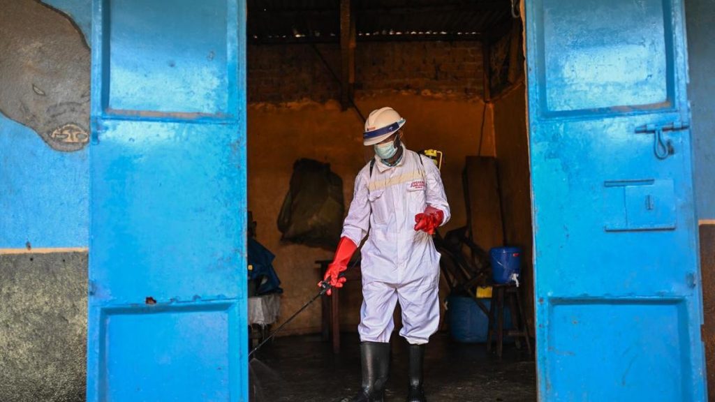 Ebola clinic tent set ablaze in Congo with 18 escapees
