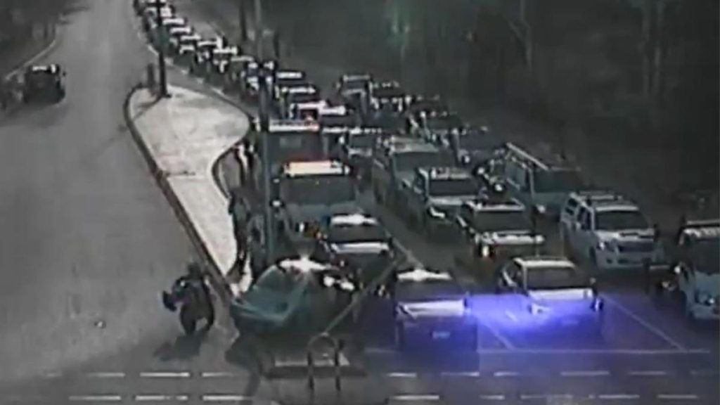 Perth traffic: Light pole crash creates traffic pandemonium for commuters heading home