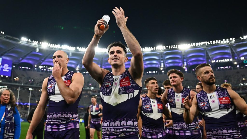 Fremantle Dockers coach Justin Longmuir plays down club record for consecutive wins saying it means nothing