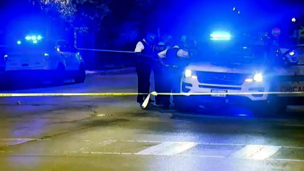 Chicago police say at least 25 people shot over Memorial Day weekend