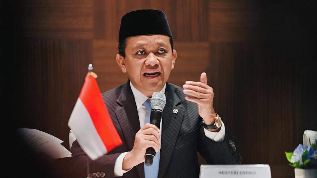 Indonesia proposes hosting ASEAN oil storage hub to boost regional reserves