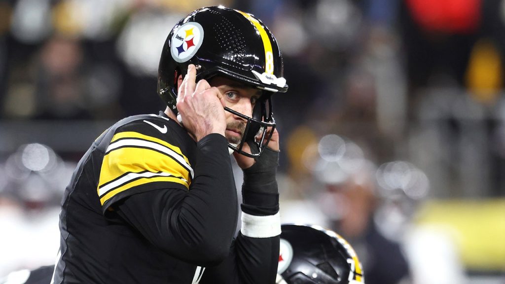 Aaron Rodgers says upcoming Steelers season will be his last in NFL