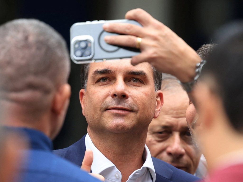 Poll shows Lula and Bolsonaro tied before Brazil’s presidential election | Elections News