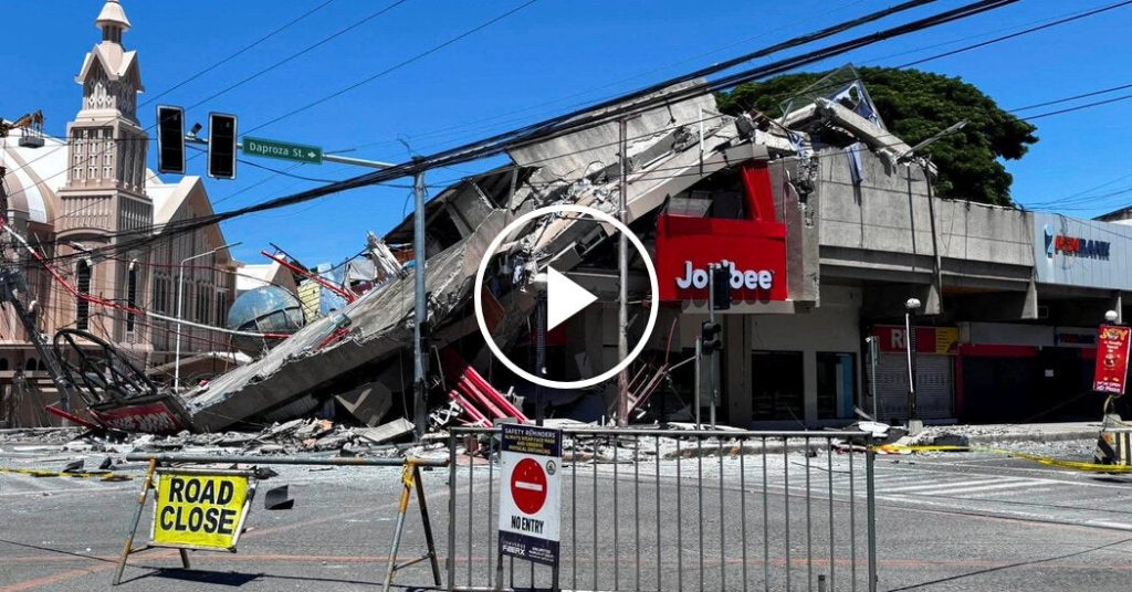Deadly Quake Hits Southern Philippines