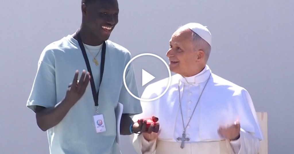 Pope Does ‘6-7’ Gesture While Meeting with Migrants