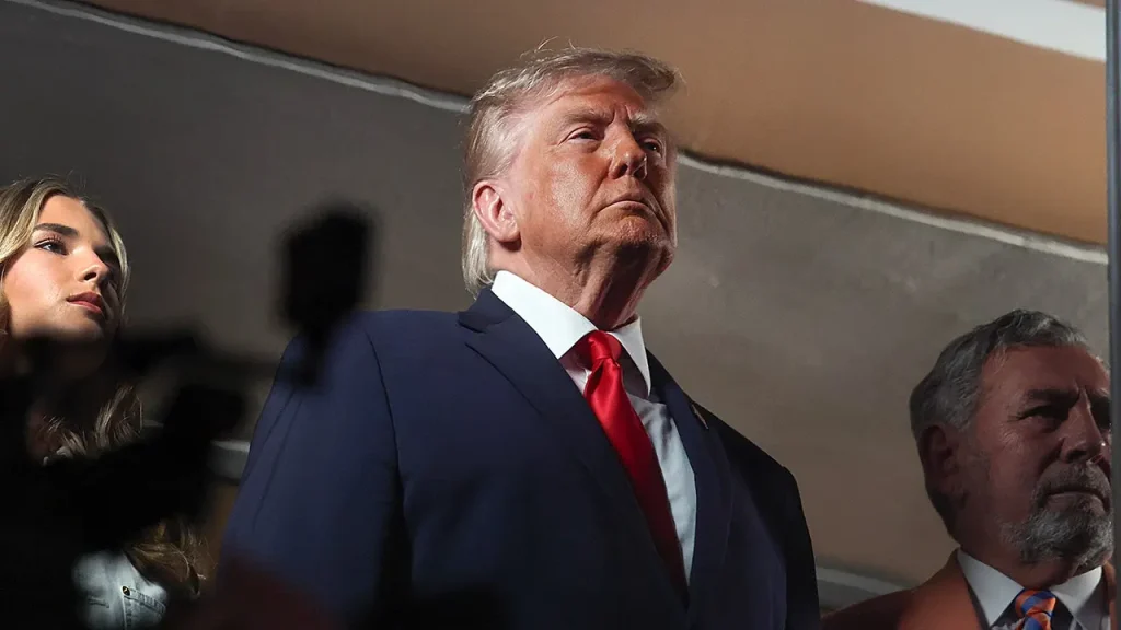 President Trump reacts to no-call after Wembanyama sends Brunson to floor