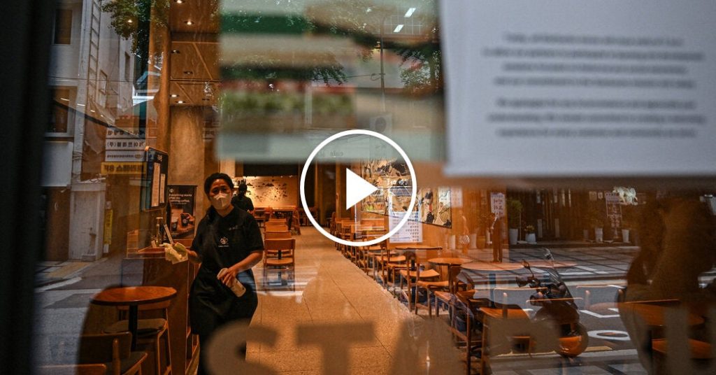 South Korean Starbucks Shops Close for History Lesson After Ad Backlash
