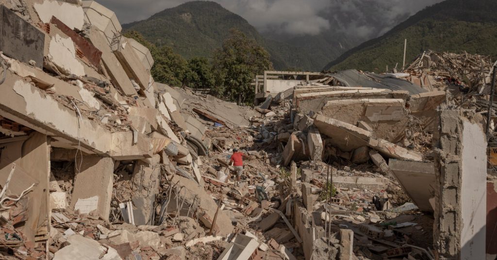 Aid Workers in Venezuela Fear Disease Outbreaks After Twin Quakes