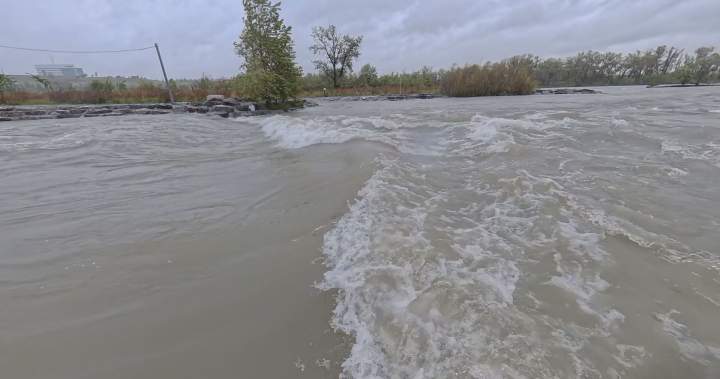 City of Calgary officials forecast river levels to peak by Tuesday – Calgary