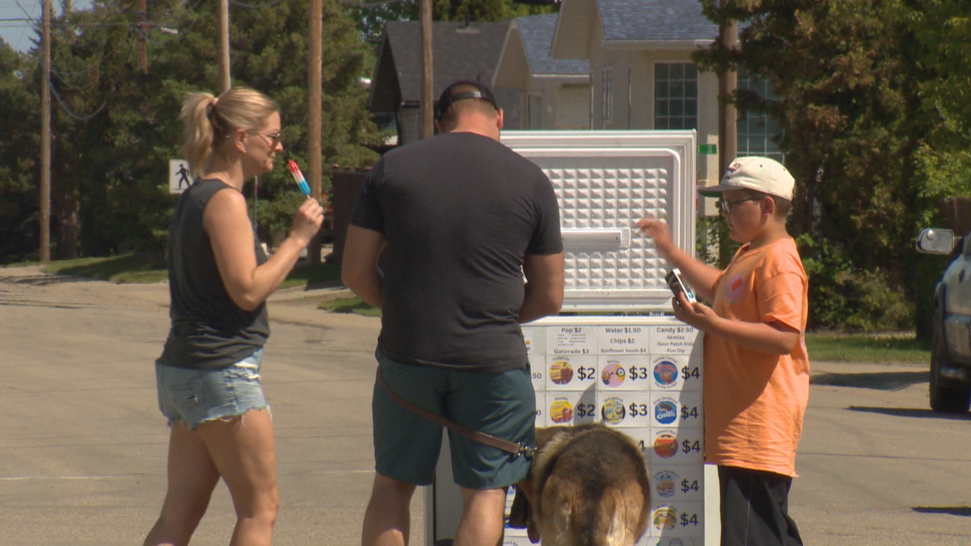 10-year-old from Martensville starts business selling ice cream off bike – Saskatoon