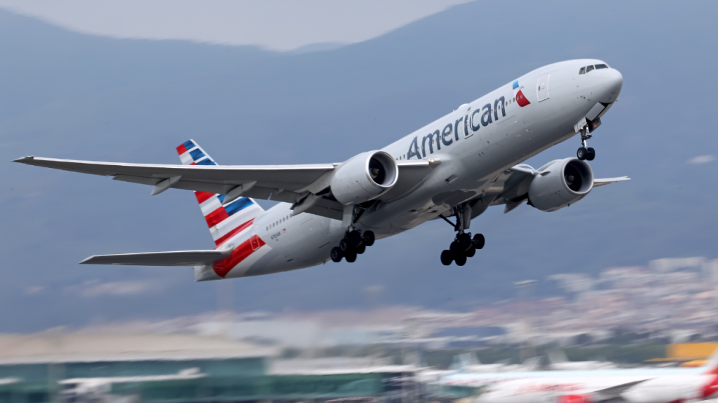 FAA investigating American Airlines, Delta near miss at Boston Logan