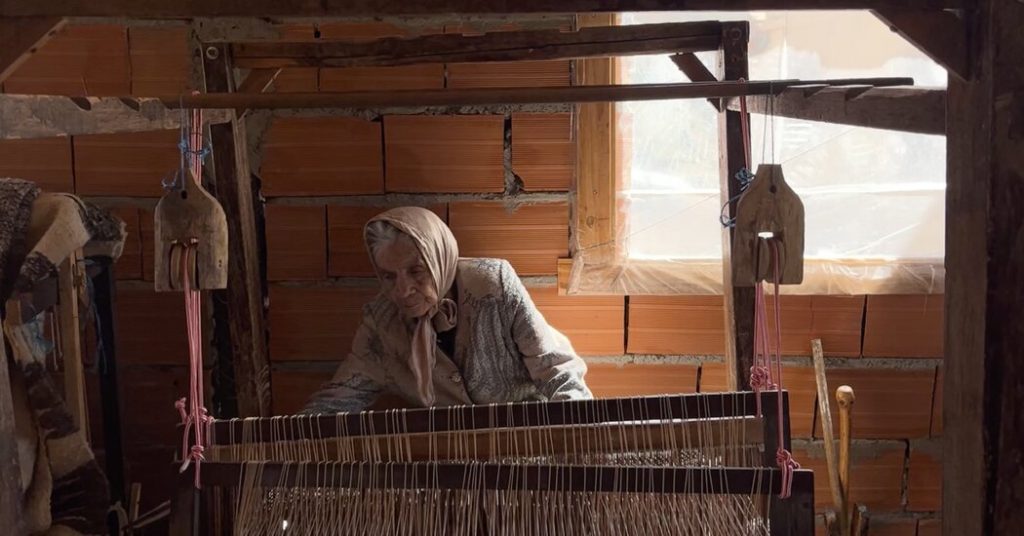 In Venezuela, a 91-Year-Old Weaver Sticks to Traditions