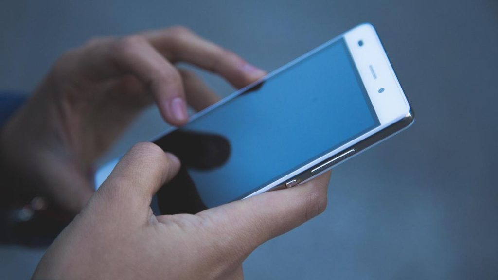 Triple Zero failures persist as mobile complaints climb, ombudsman finds
