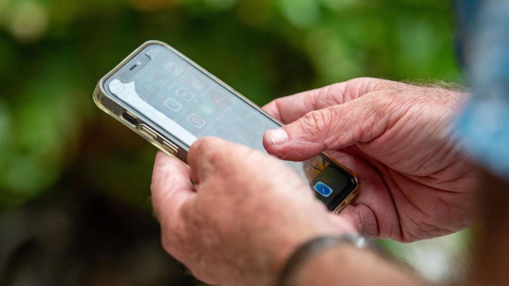 ‘Democratised’: Australians turning to social media casting calls for extra cash