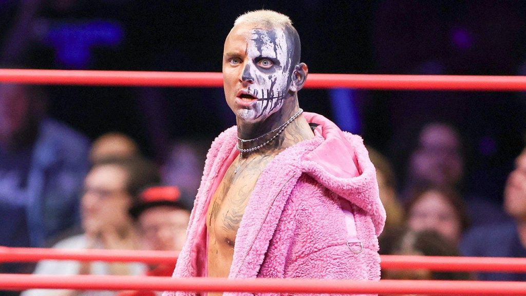 Darby Allin returns on AEW ‘Dynamite,’ attacks Kevin Knight with skateboard
