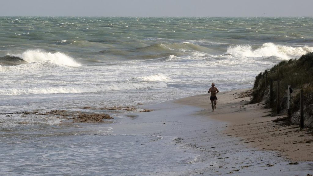 Perth weather: WA battered by strong winds, more rainfall as another cold front settles in for Thursday