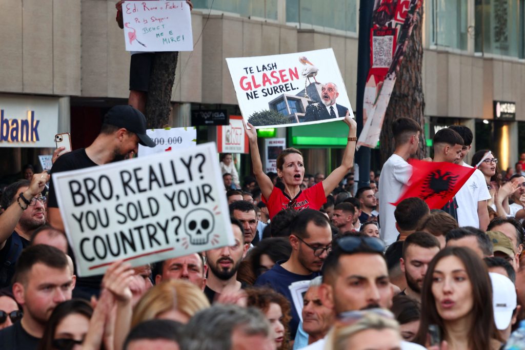 Protests grow in Albania against Trump-Kushner-linked resort | Protests