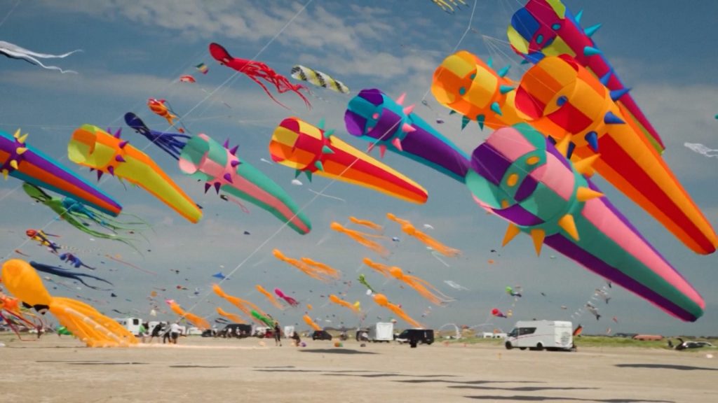 Thousands of kites soar over Denmark at annual beach festival | Arts and Culture