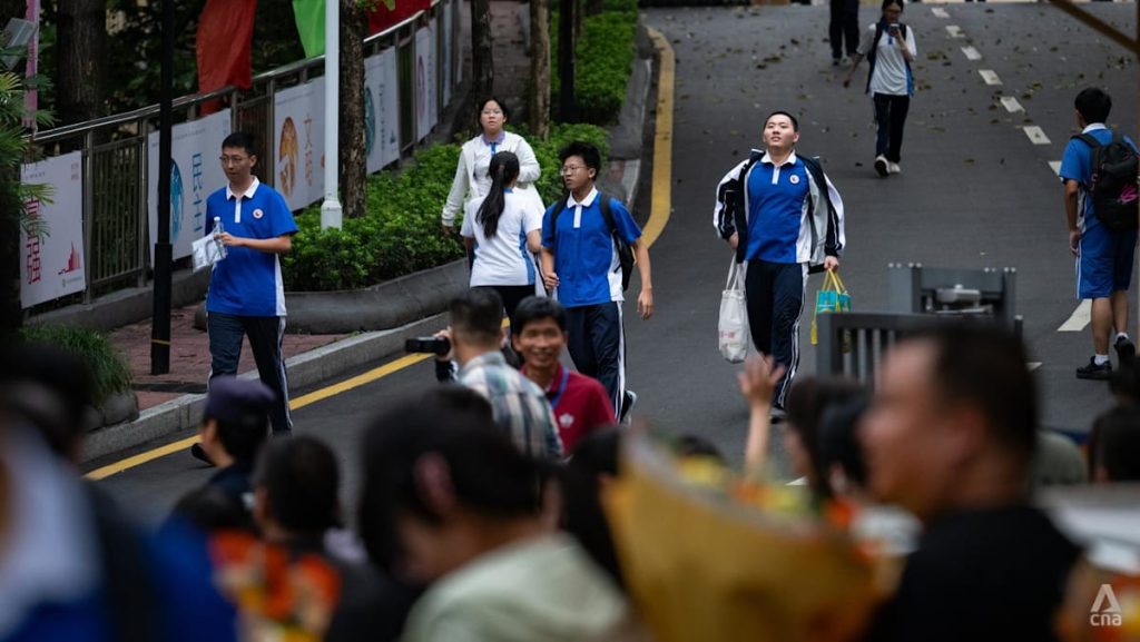 After gaokao, experts warn against overreliance on AI for university applications