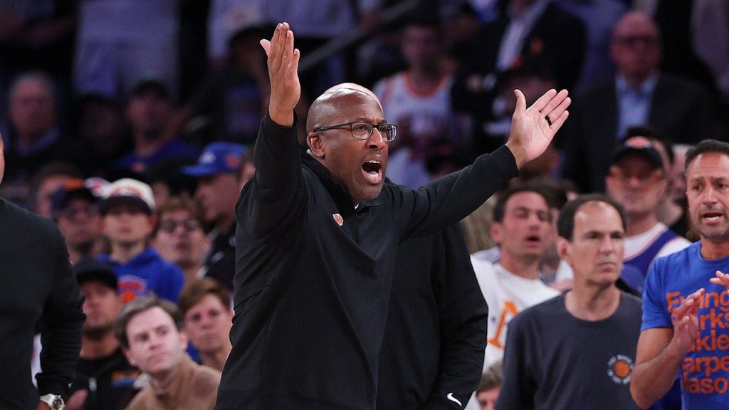 Knicks coach Mike Brown rips officials after Game 3 loss to Spurs