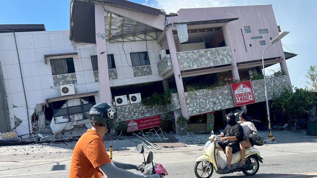 Philippines magnitude 7.8 earthquake kills at least 32, triggers tsunami