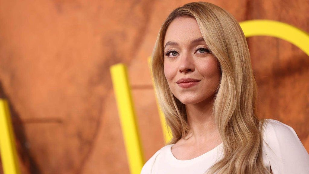 Sydney Sweeney posts provocative ‘Euphoria’ images, brushes off criticism