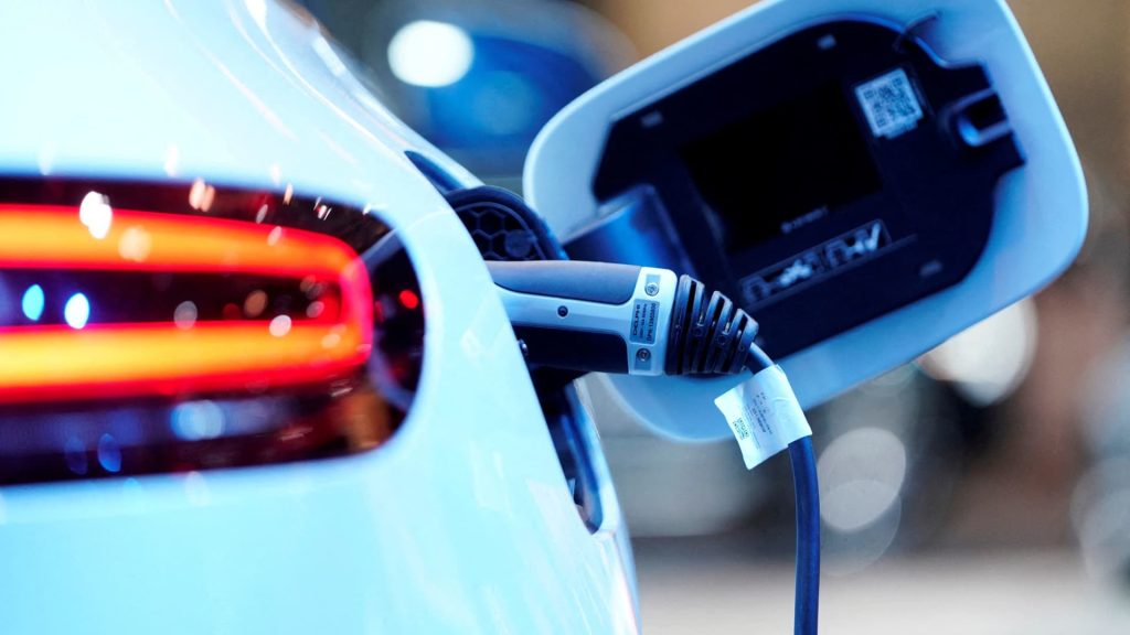 Over-the-air tech in vehicles poses cybersecurity risks