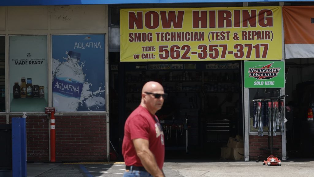 5 things to know before the market opens Thursday