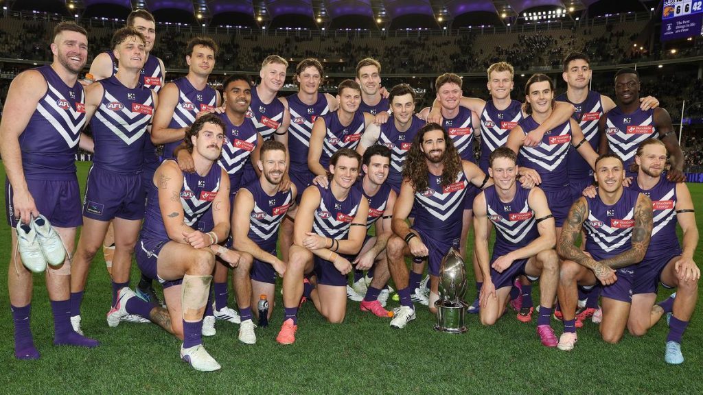 Justin Longmuir proud that Fremantle Dockers have equalled club record 17 wins in a season after derby victory