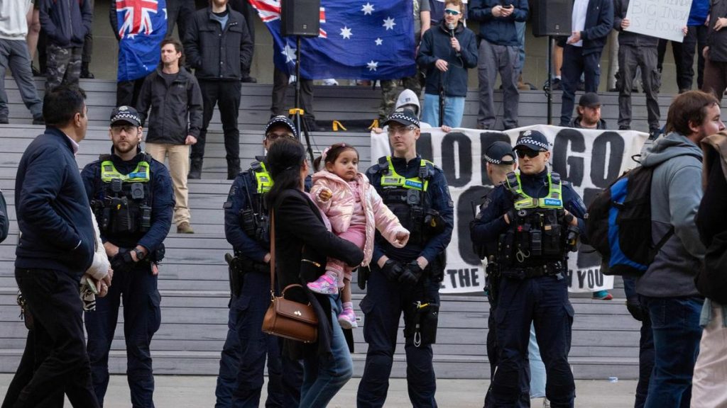Thousands turn out for rally for Indian PM Narendra Modi in Melbourne