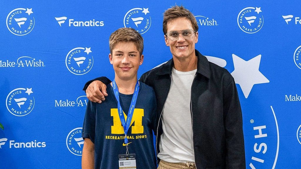 Tom Brady grants Make-A-Wish teen a dream meeting at Fanatics Fest
