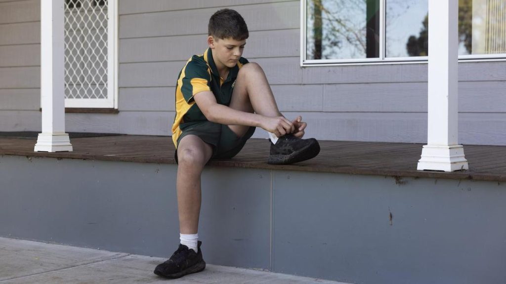 Schoolboy will walk 500km to fall down at PM’s door