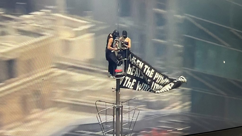 Tourist recalls how Angela Nikolau, Ivan Kuznetsov climbed Empire State Building