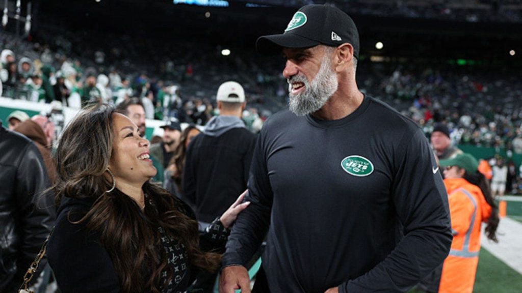 Falcons coordinator Jeff Ulbrich’s wife dead after battle with cancer