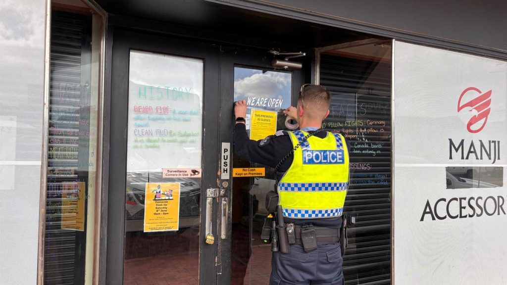 Manjimup police close tobacco and vape store after seizing an estimated $460,000 worth of illegal products