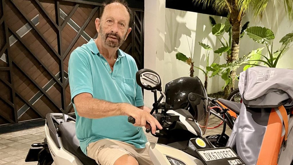 A postcard to my father, an avid traveller to the end