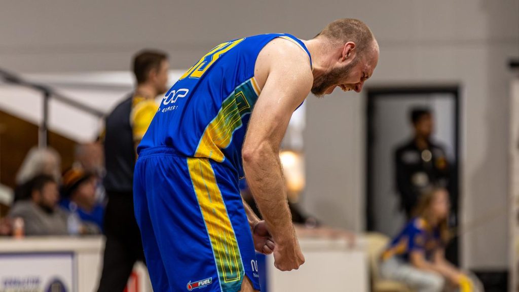 Geraldton Buccaneers survive late Willetton push to advance to NBL1 West preliminary finals