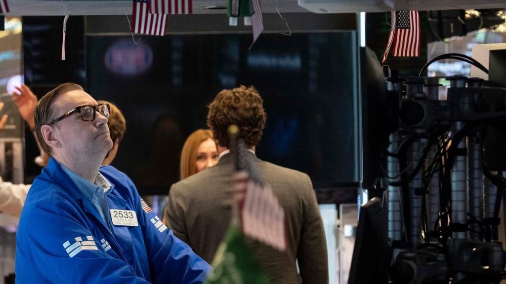 Tech stocks push Wall Street higher as oil prices slip