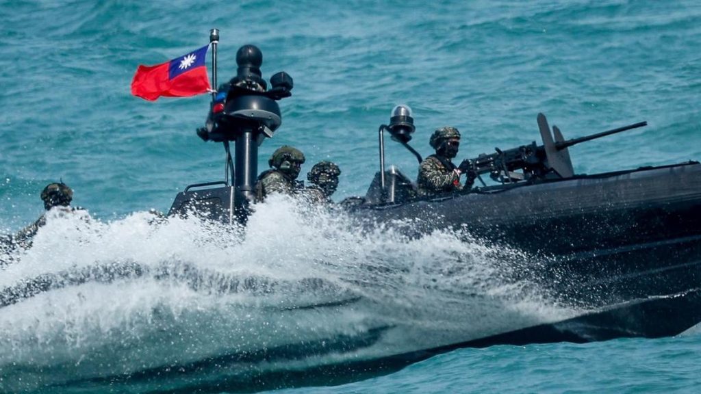 Taiwan president oversees war games military drill