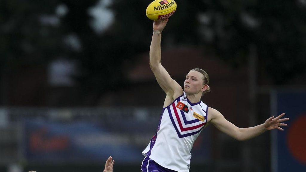 Dockers see off battling Magpies in AFLW