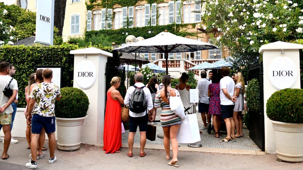 Saint-Tropez crowds surge as influencers fuel French Riviera rush