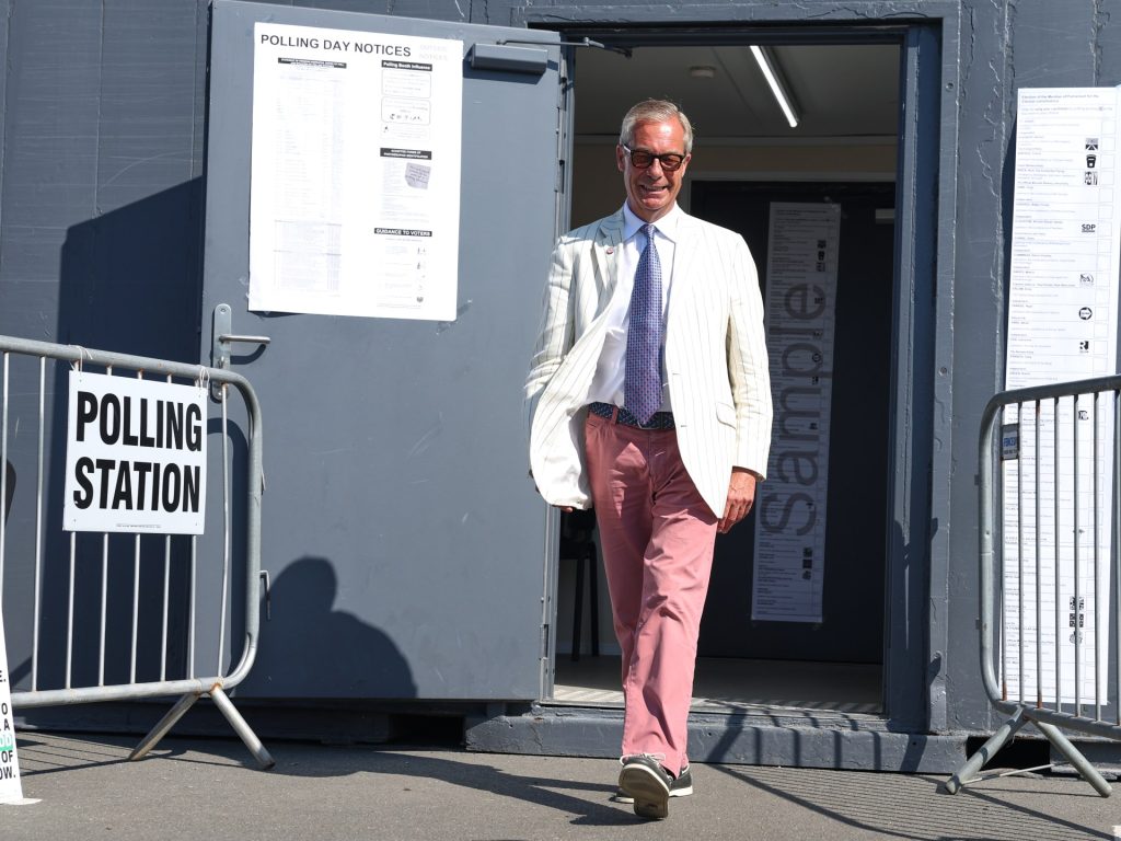 Nigel Farage defeats Count Binface to reclaim UK parliamentary seat | Elections News