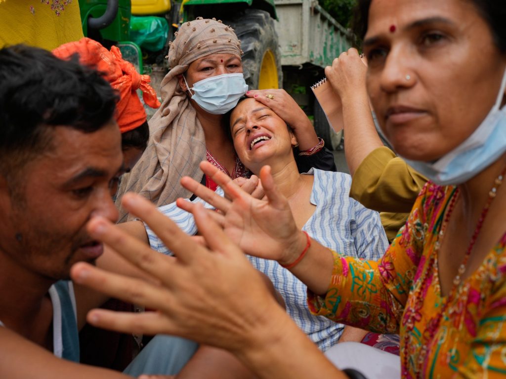 Nepal races to rescue trapped workers, as flood death toll surpasses 900 | Floods News