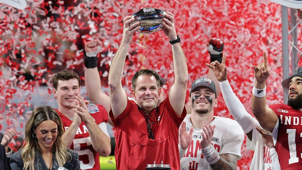 Inside CFP expansion battle as SEC, Big Ten and TV networks fight for College Football’s next big move