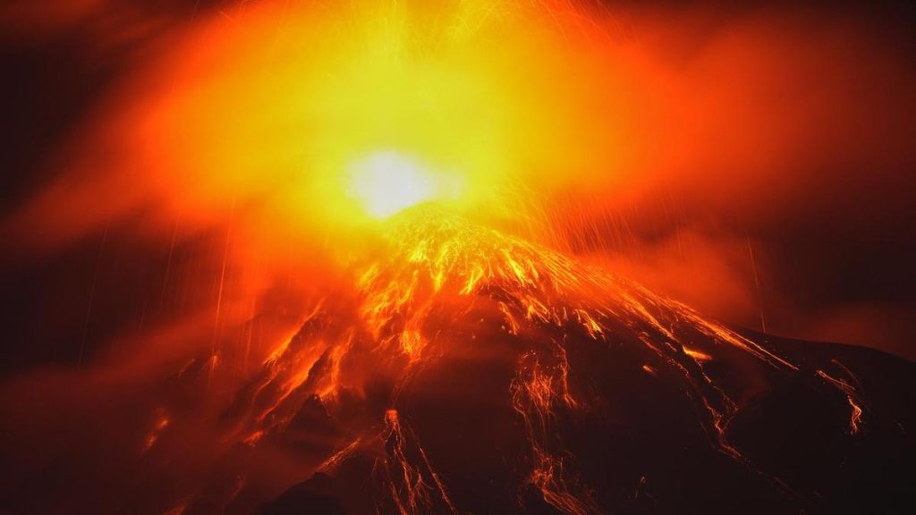 Villagers flee as Fuego volcano in Guatemala erupts