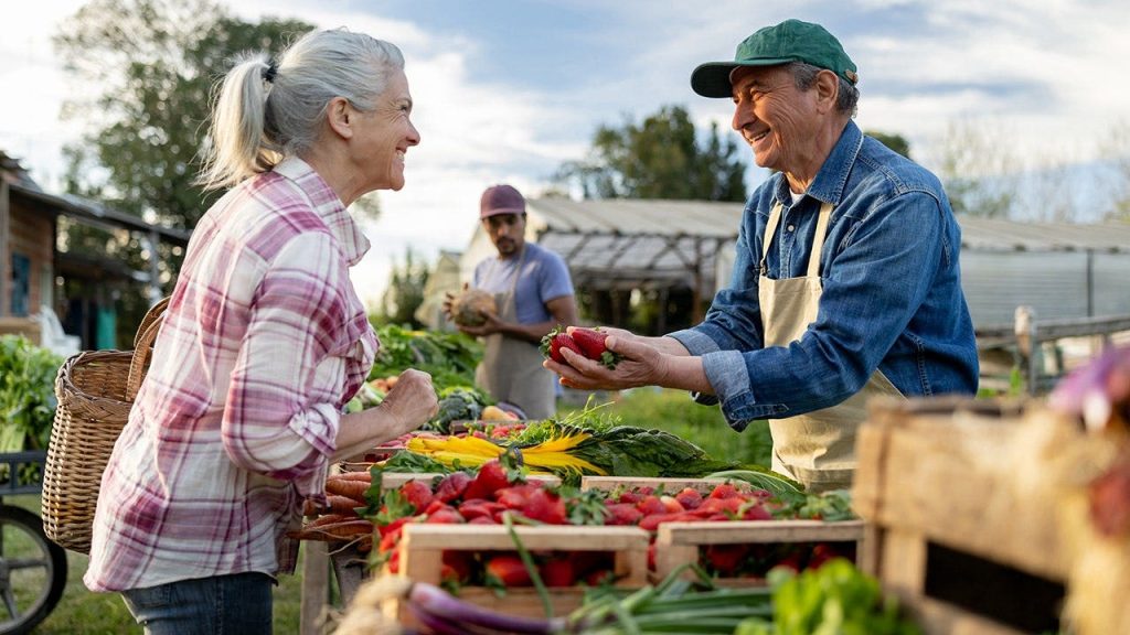 Cyclospora outbreak drives surge in Ohio farmers market lettuce demand