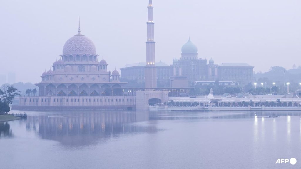 Malaysia records unhealthy air quality in around 30 areas as haze spreads
